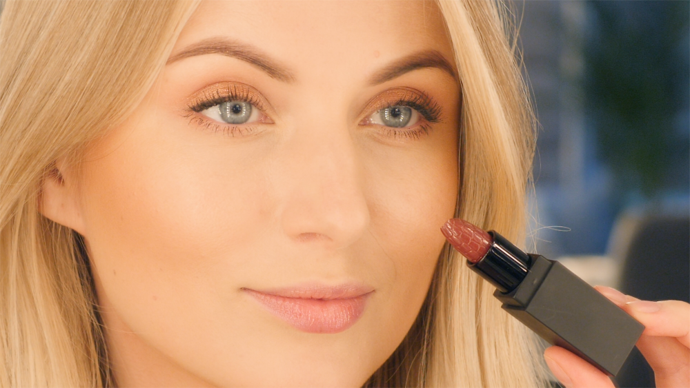 carolina make up.00_01_26_07.Still002 tikras